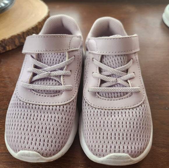 9c light lilac pink girls nikes lightly used - Picture 2 of 4